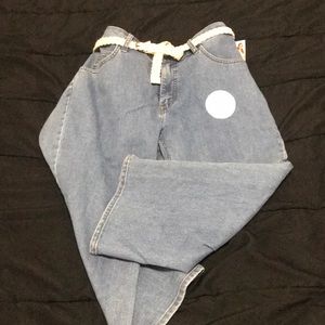 Mid rise Capri Lee Riders new with tags